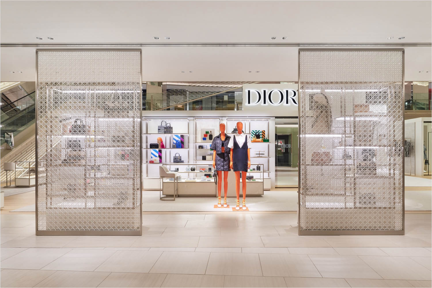 迪奧,服裝店設計,巴黎迪奧旗艦店,PARIS DIOR FLAGSHIP STORE,服裝店設計案例,DIOR STORE DESIGN ,國外服裝店設計案例,東京銀座迪奧店,TOKYO DIOR STORE