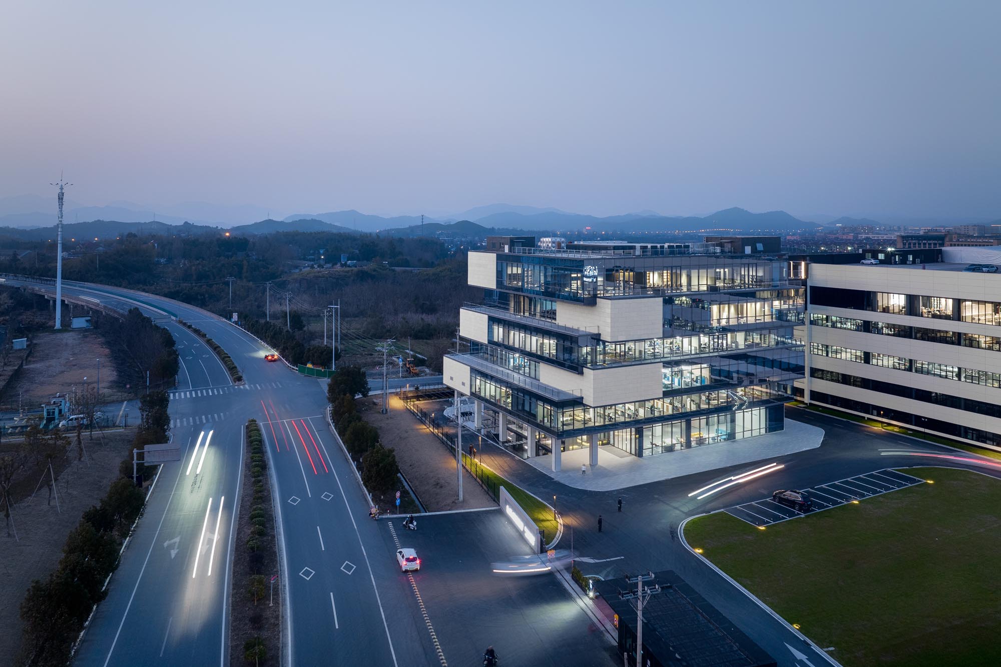 零壹城市建築事務所,零壹城市設計,LYCS Architecture,科爾卡諾總部辦公空間,總部辦公室設計案例,卡諾辦公家具,辦公家具展廳