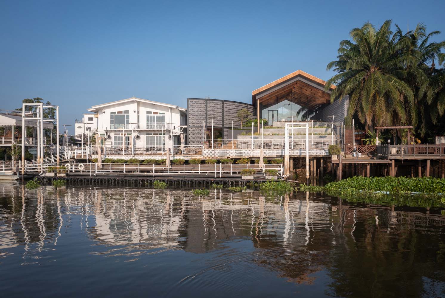 Looklen Architects,餐廳設計,Baan Nhuer Nham Restaurant,泰國,餐廳設計案例,國外餐廳設計,餐廳設計方案,花園餐廳,休閑餐廳