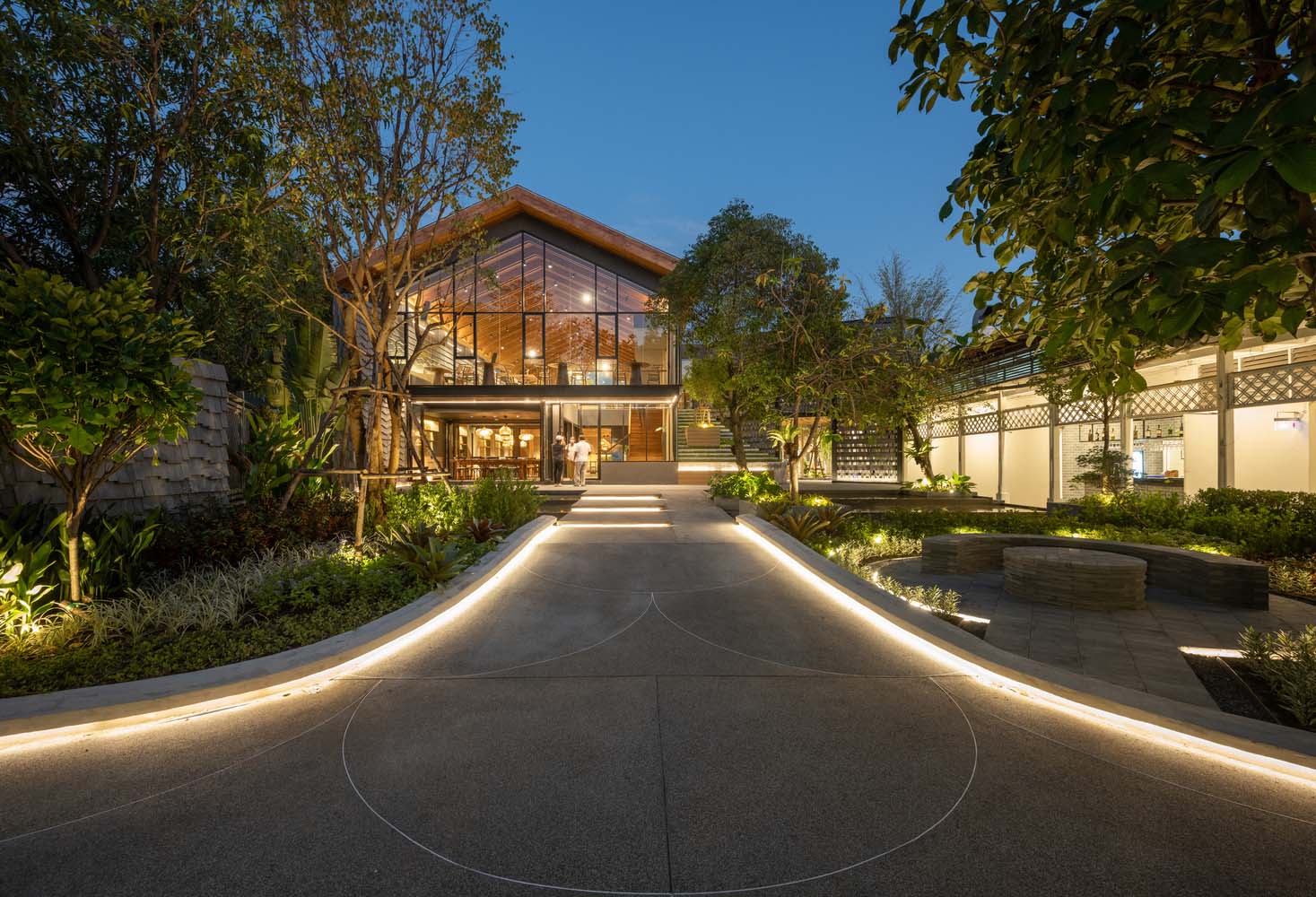 Looklen Architects,餐廳設計,Baan Nhuer Nham Restaurant,泰國,餐廳設計案例,國外餐廳設計,餐廳設計方案,花園餐廳,休閑餐廳