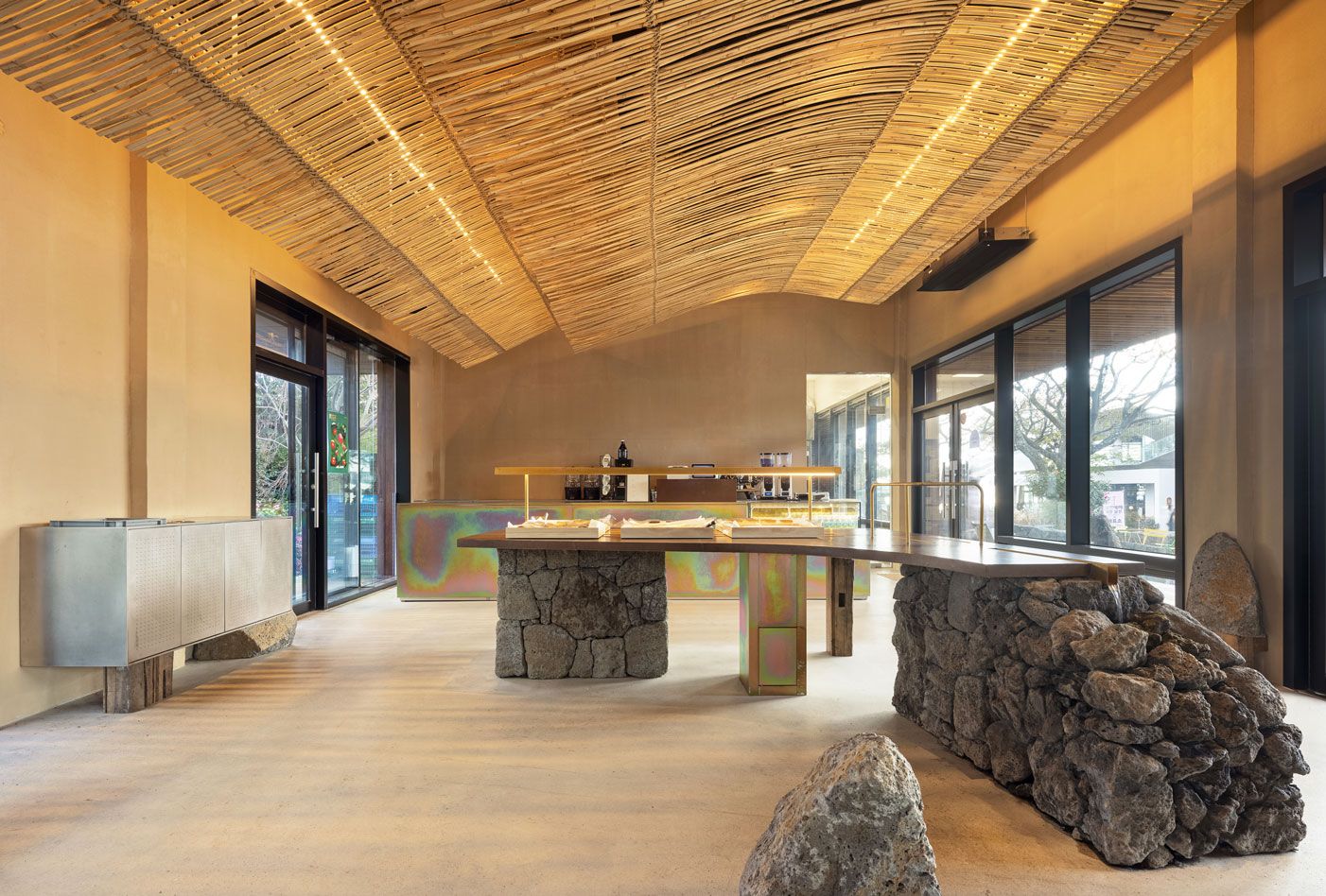 LimTaeHee Design Studio,濟州島,咖啡廳設計案例,咖啡廳裝修,極簡美學,極簡風格,山茶花咖啡廳,LTH,咖啡店