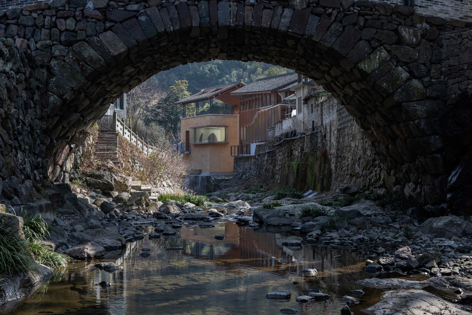 餐廳設計,餐廳設計案例,餐廳改造,餐廳裝修,棲霞坑發電站改造的溪邊餐廳,棲霞坑溪邊餐廳,寧波奉化,陳林,尌林建築設計事務所