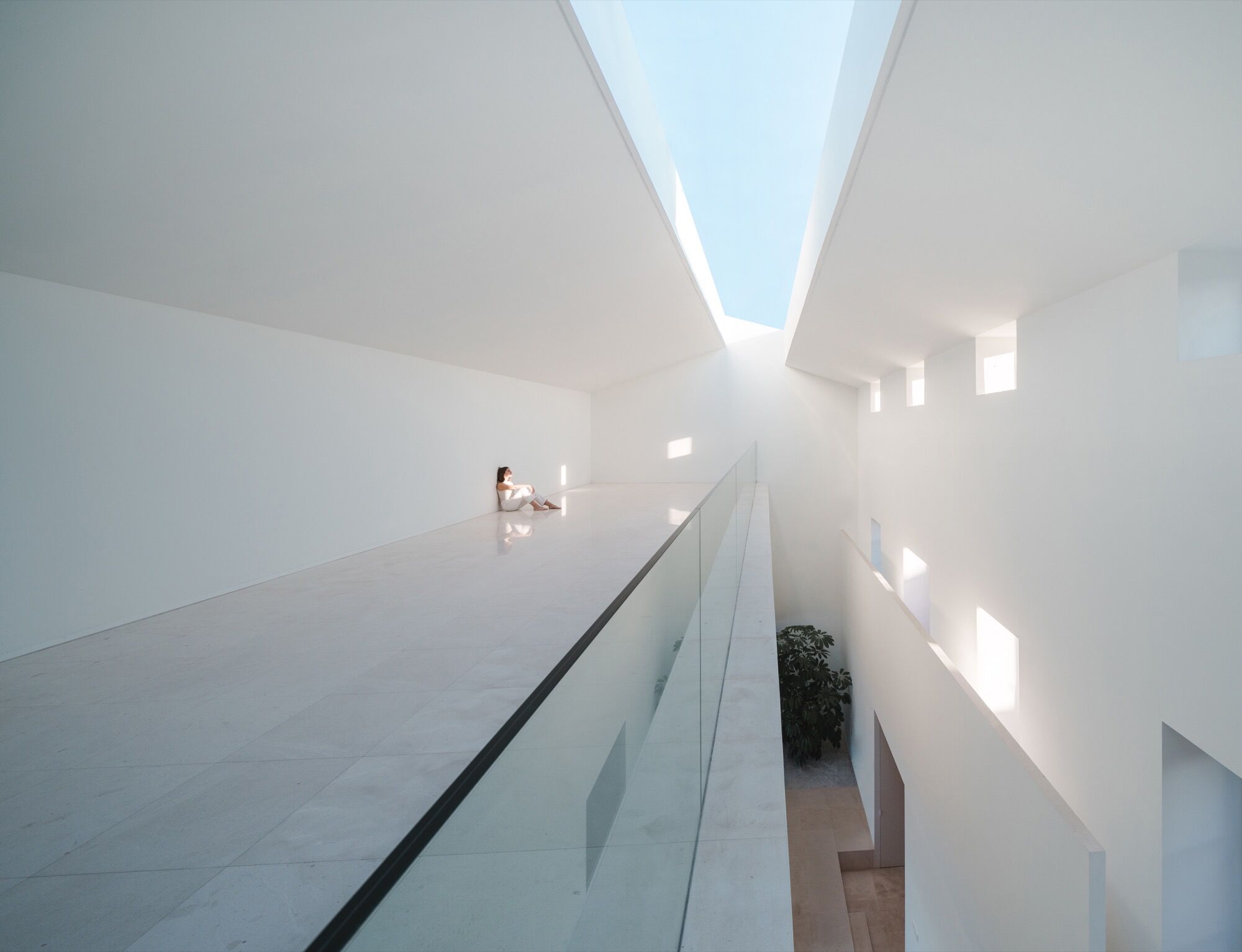 別墅設計,別墅設計案例,Fran Silvestre Arquitectos,西班牙,國外別墅設計案例,巴倫西亞,白色別墅,極簡主義,極簡風格