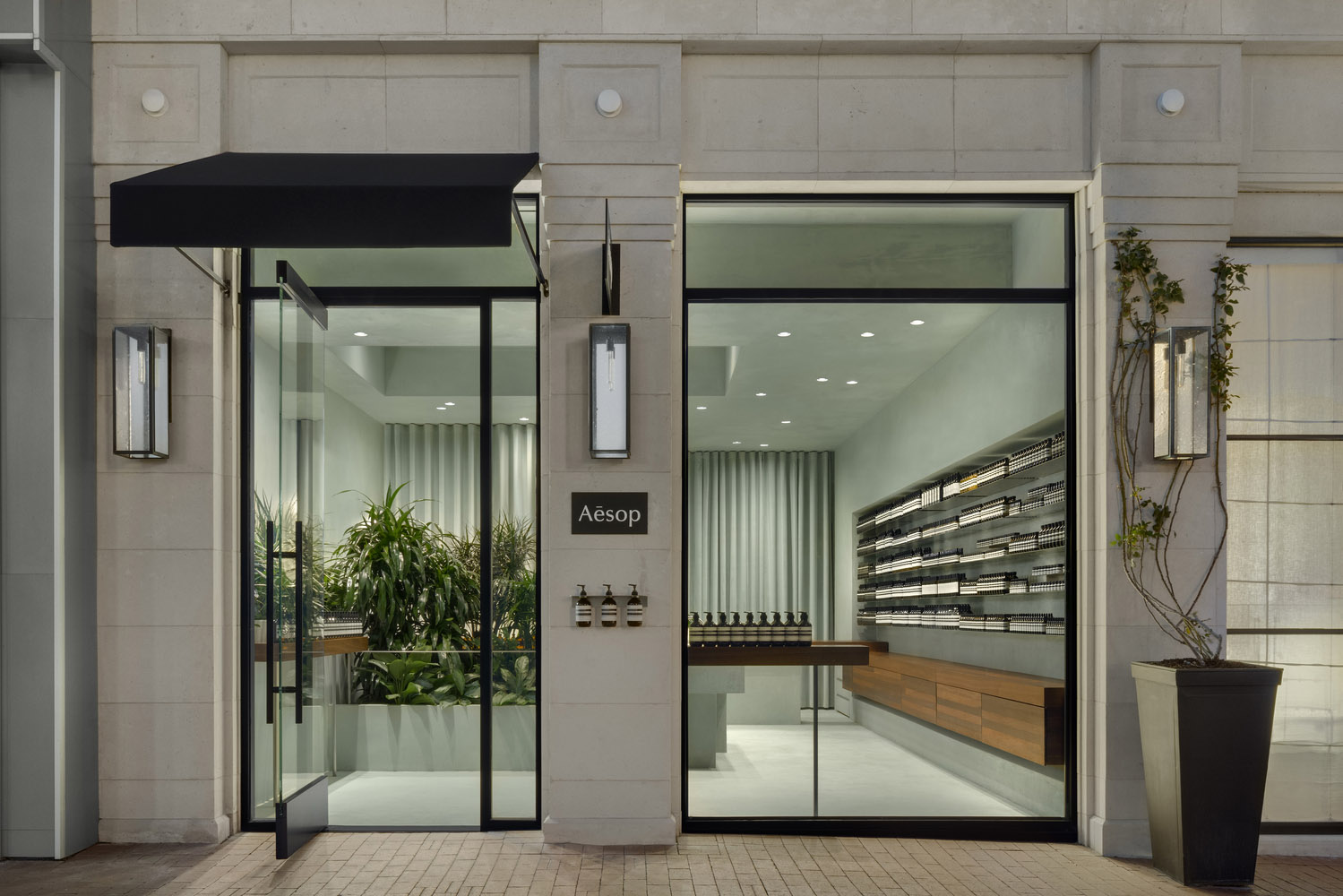 Aesop,Aesop店設計,Aesop店鋪,零售店設計,香水店設計,化妝品店,品牌體驗店,伊索化妝品店,Odami,洛杉磯,伊索體驗店