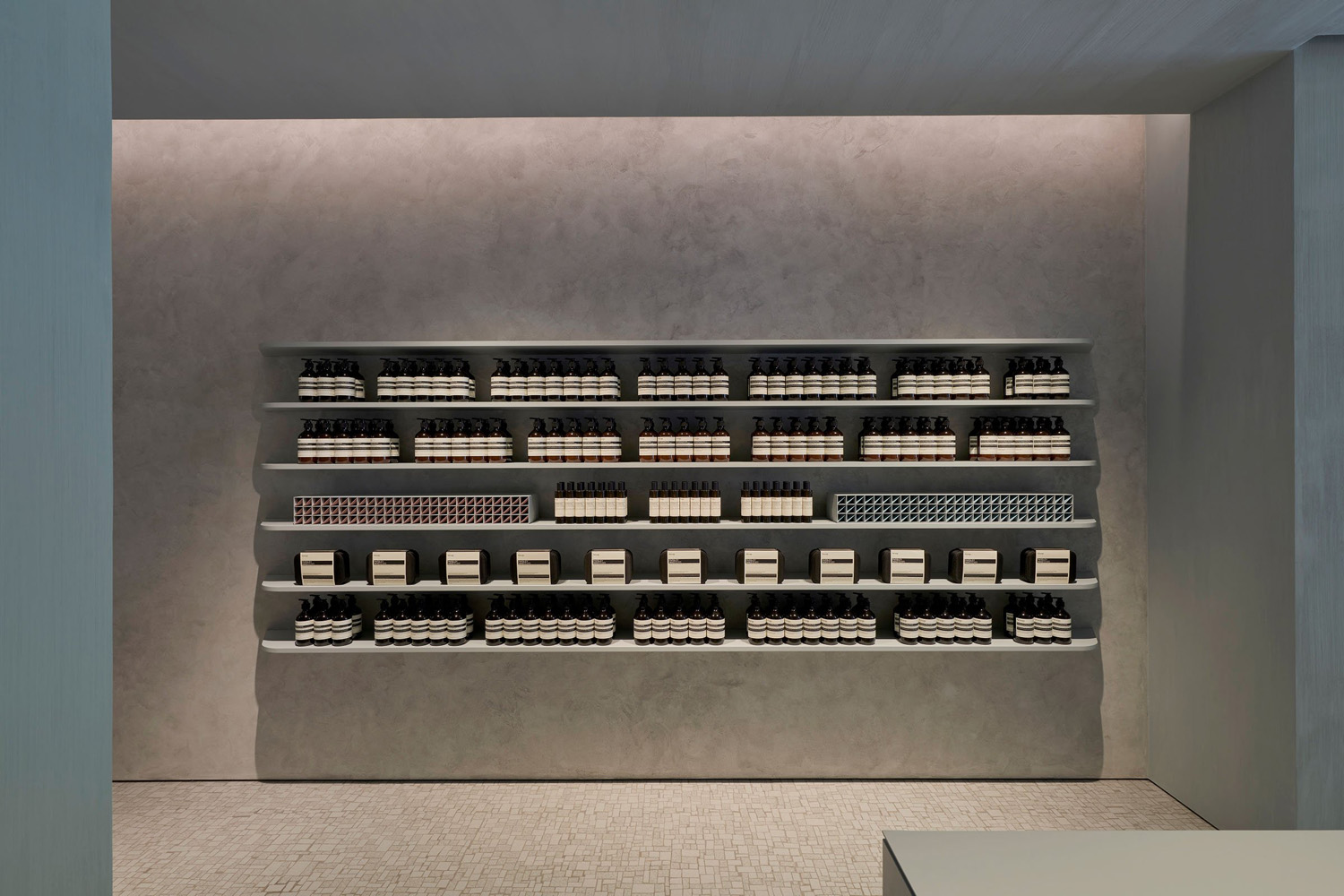 MLKK Studio,Aesop,零售店設計,護膚品零售店,零售店設計方案,零售店設計案例,香港,極簡風格,店鋪設計,銅鑼灣,銅鑼灣Fashion Walk