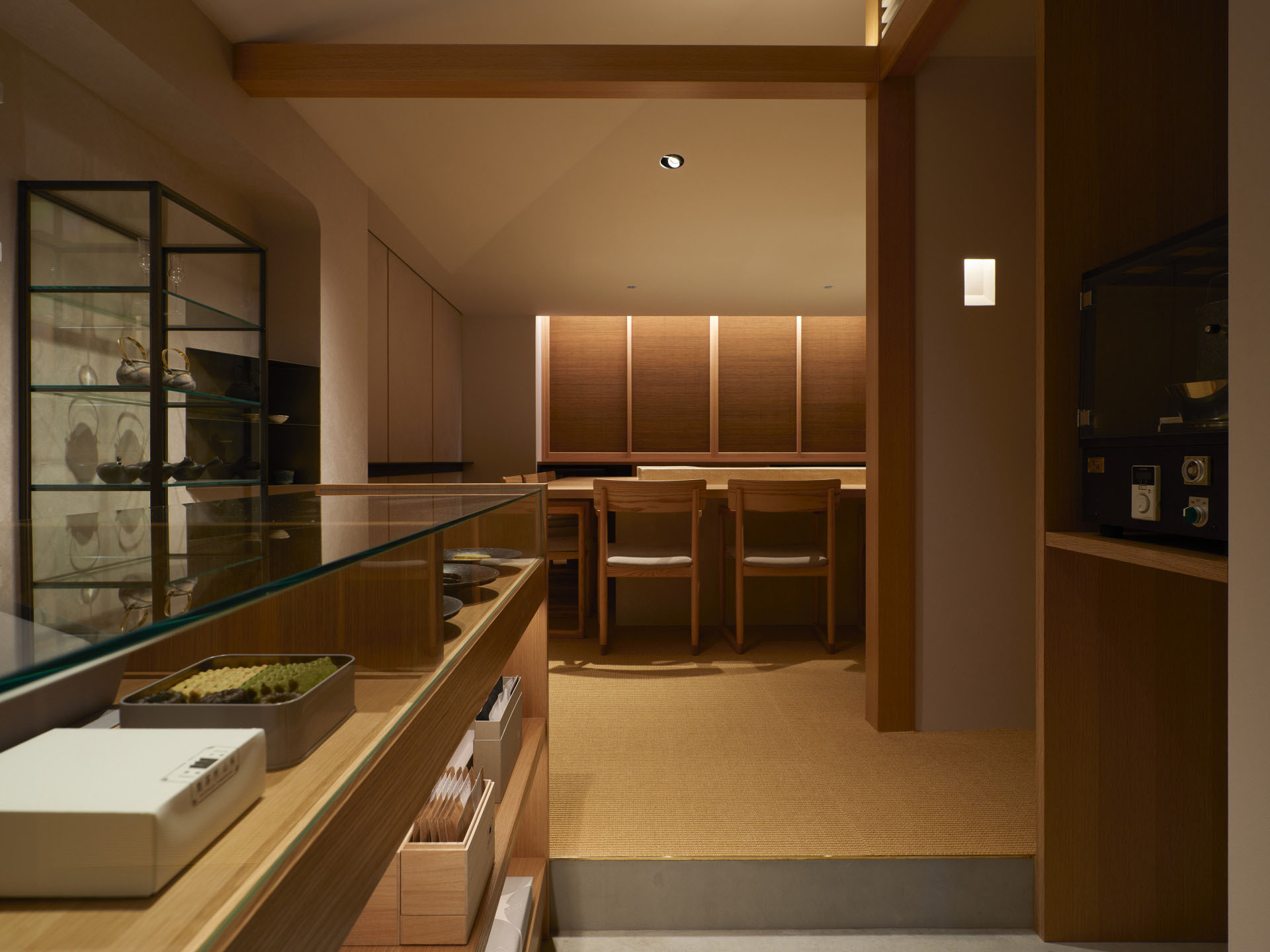 Takasu Gaku Design and Associates,高須學設計事務所,茶寮店設計案例,日料店設計方案,休閑餐廳設計,日料店設計,日本,福岡,山科茶寮,日式甜點,日本茶寮店